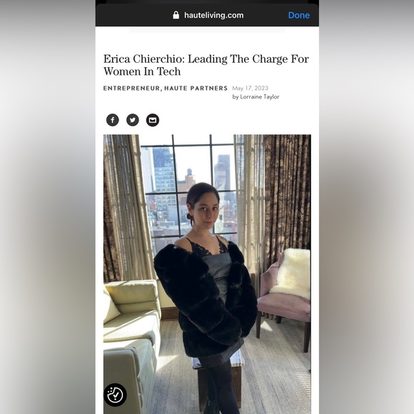 Meet your Posher, Erica 🇬🇧🇮🇪🇺🇸🫶🏻 - Picture 3 of 15